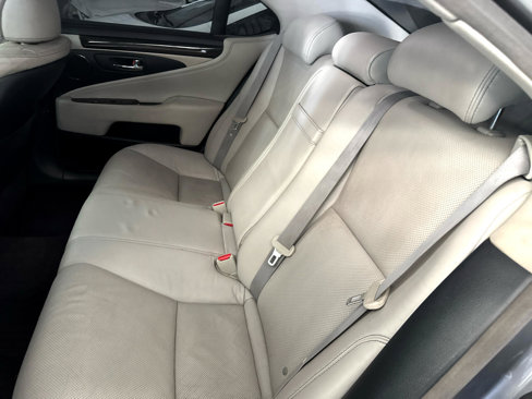 Used 2016 Lexus LS 460 w/ Comfort Package image 34