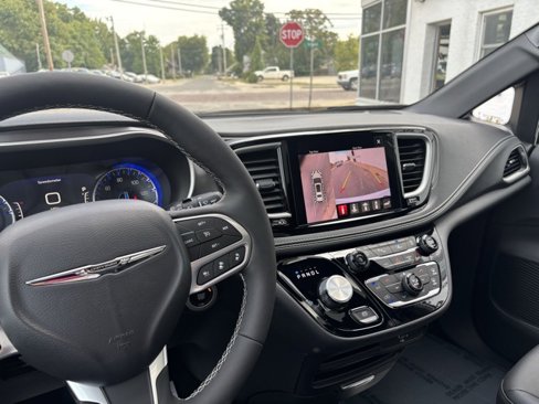 New 2026 Chrysler Pacifica Select image 22