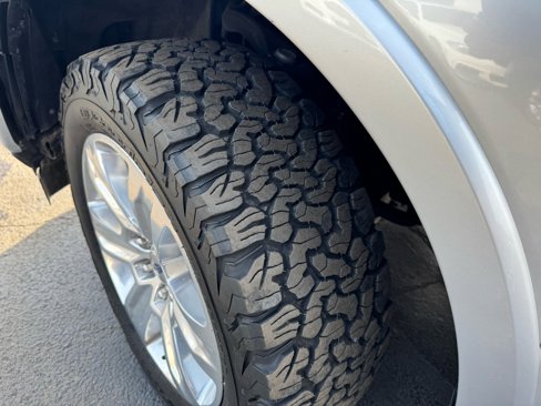 Used 2019 Ford F150 Platinum w/ Equipment Group 701A Luxury image 12