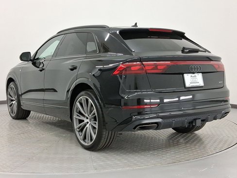 New 2026 Audi Q8 Prestige image 3