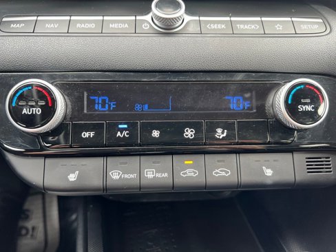 Used 2022 Hyundai Elantra Limited image 27