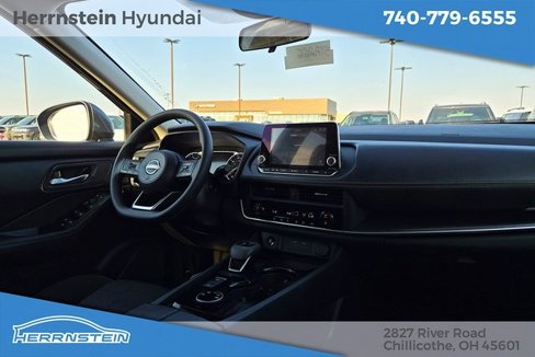 Used 2024 Nissan Rogue SV image 27