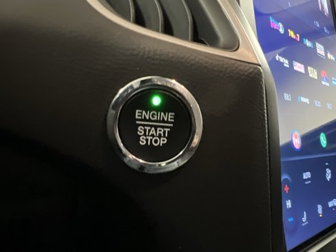 Used 2024 Ford Edge SEL image 38