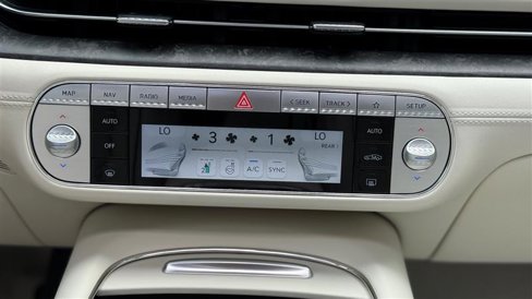 Used 2024 Genesis G90 3.5T image 36