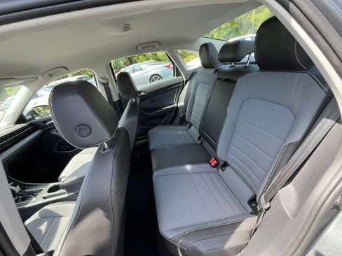 Used 2025 Volkswagen Jetta SE image 22