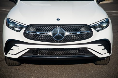 Used 2025 Mercedes-Benz GLC 300 4MATIC image 9