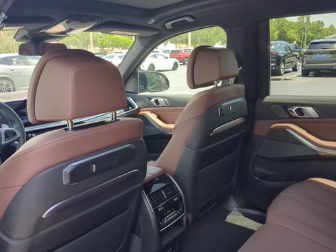New 2026 BMW X7 M60i image 8