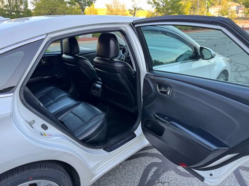 Used 2014 Toyota Avalon XLE image 15