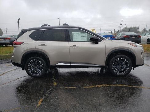 New 2026 Nissan Rogue Platinum image 9