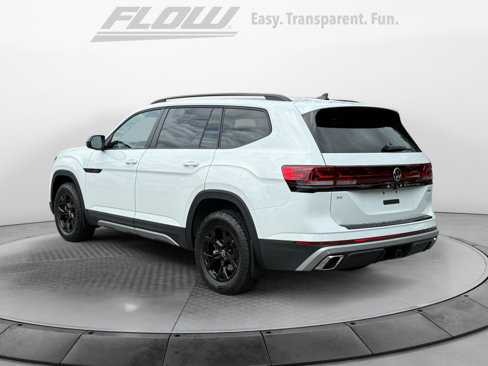 New 2025 Volkswagen Atlas Peak Edition SE image 5