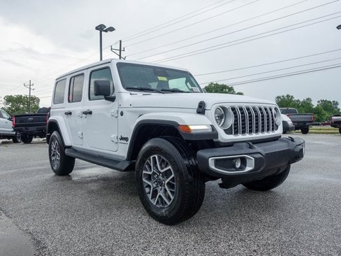 New 2025 Jeep Wrangler Sahara image 3
