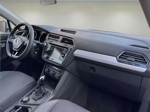 Used 2019 Volkswagen Tiguan S image 24