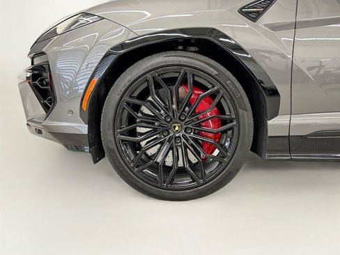 Used 2025 Lamborghini Urus SE image 33