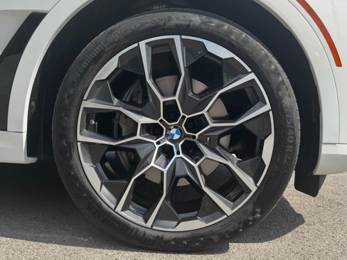 Used 2025 BMW X7 xDrive40i w/ M Sport Package image 87