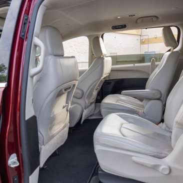 Used 2021 Chrysler Pacifica Touring-L image 17