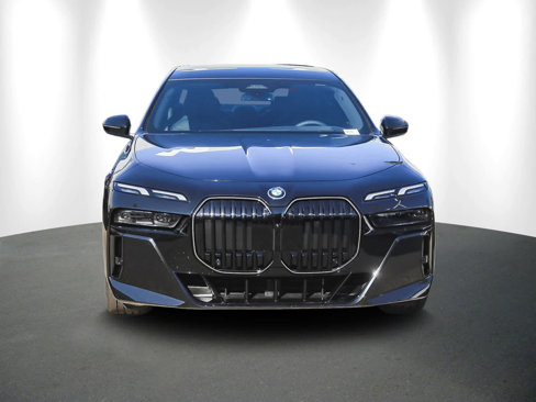 New 2026 BMW i7 xDrive60 w/ Premium Package image 2