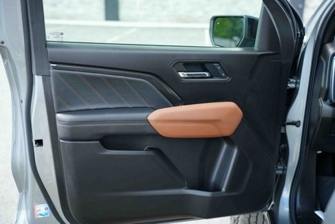 Used 2025 GMC Canyon AT4 image 15