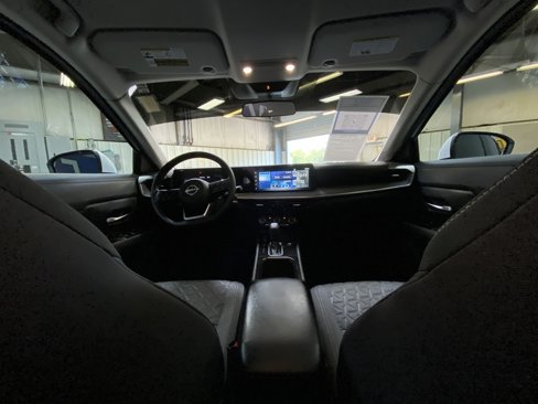 Used 2025 Nissan Kicks SV image 18