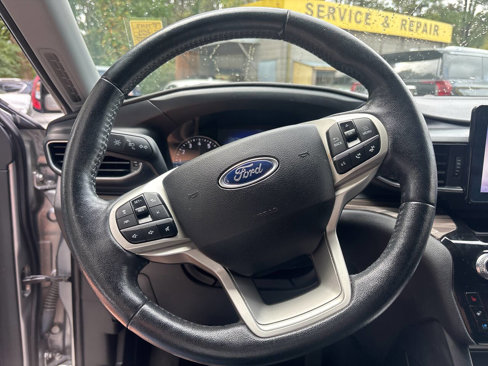 Used 2021 Ford Explorer Limited w/ Equipment Group 301A image 10