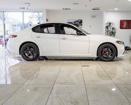 New 2025 Alfa Romeo Giulia AWD image 9