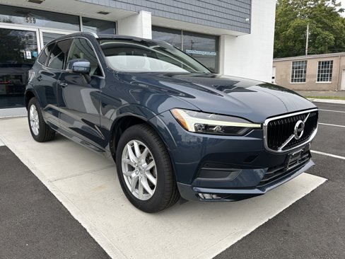 Used 2021 Volvo XC60 T5 Momentum w/ Premium Package image 1