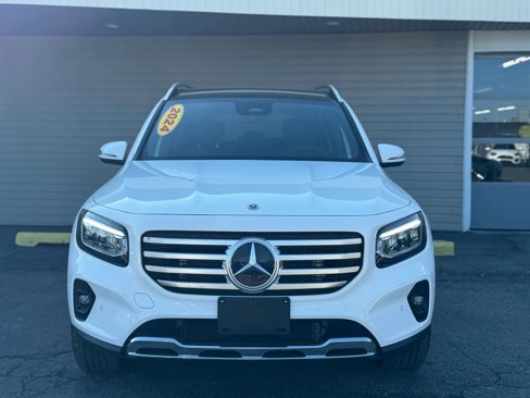 Used 2024 Mercedes-Benz GLB 250 4MATIC w/ Exclusive Package image 8