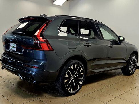 New 2026 Volvo XC60 B5 Ultra w/ Climate Package image 5