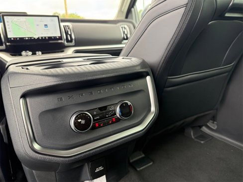 New 2025 Ford Expedition Platinum w/ Driver's Package image 18