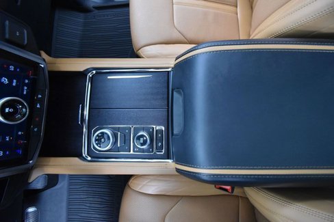 Used 2024 Ford Expedition Platinum image 36