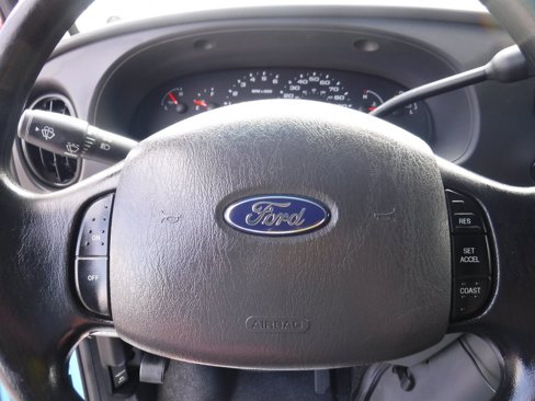 Used 2006 Ford E-350 and Econoline 350 Super Duty image 17