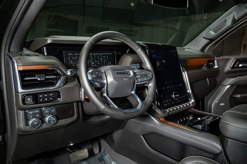 Used 2025 GMC Yukon XL Denali image 16