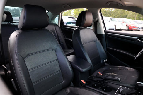 Used 2017 Volkswagen Passat 1.8T R-Line image 18