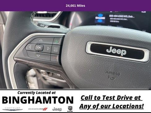 Used 2023 Jeep Grand Cherokee L Limited w/ Black Appearance Package image 15