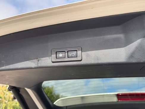 Used 2021 Subaru Ascent Limited w/ Technology Package image 6