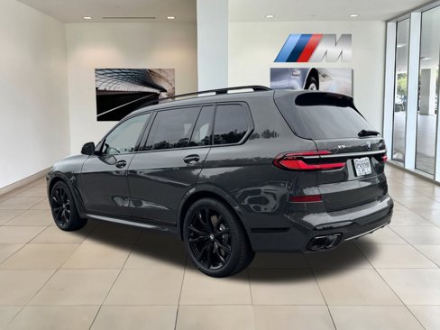 New 2026 BMW X7 M60i image 11
