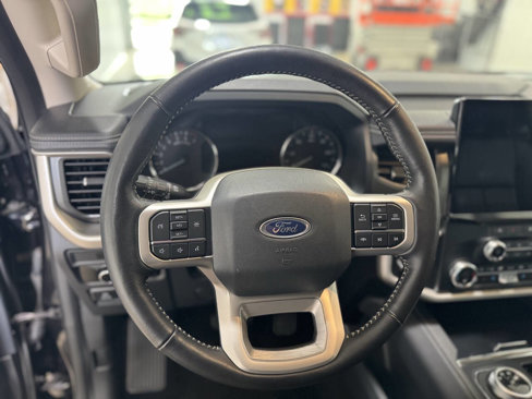 Used 2024 Ford Expedition XLT image 30