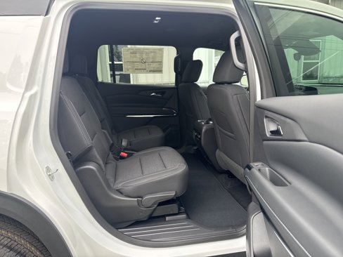 New 2025 Chevrolet Traverse LT image 19
