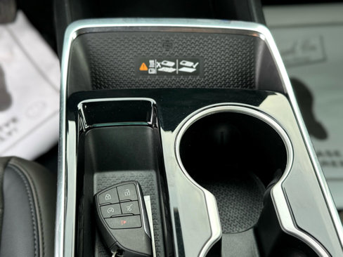 Used 2025 Chevrolet Equinox LT w/ Convenience Package II image 21