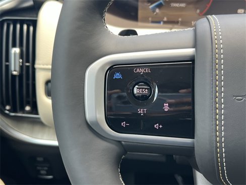 New 2025 Nissan Armada Platinum Reserve image 10
