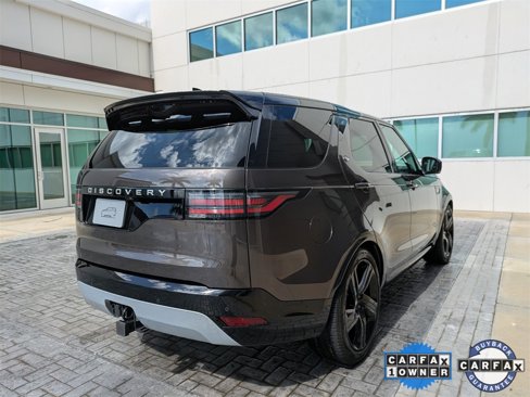 Certified 2024 Land Rover Discovery Metropolitan Edition image 4