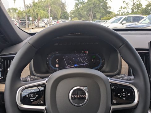 New 2025 Volvo XC90 T8 Plus w/ Protection Package Premier image 27