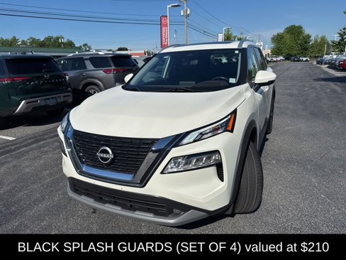 Used 2022 Nissan Rogue SV w/ SV Premium Package image 5