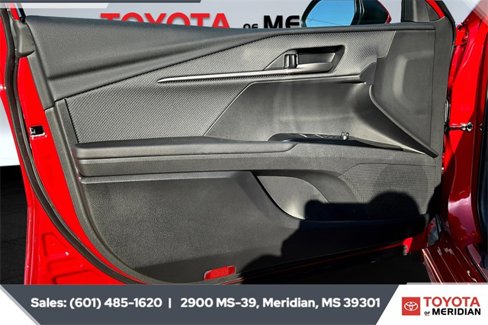 Used 2025 Toyota Camry SE image 17