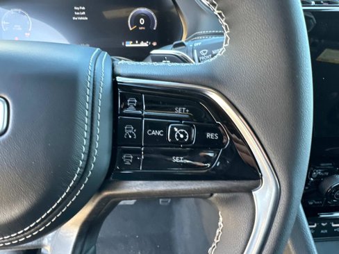 New 2025 Jeep Grand Cherokee Overland w/ Luxury Tech Group IV image 27