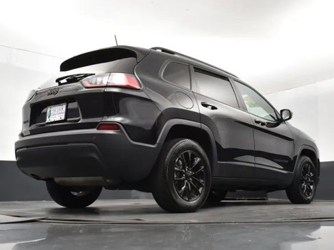 Used 2023 Jeep Cherokee Altitude Lux image 13