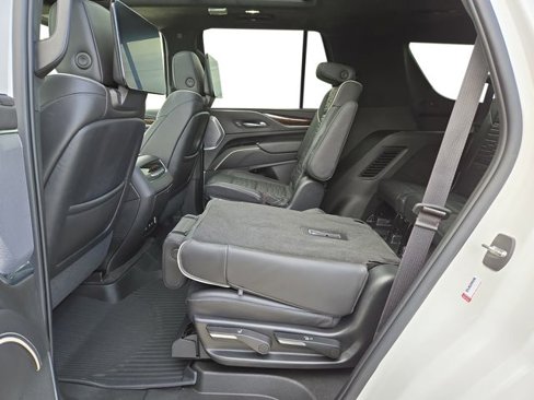 Used 2022 Cadillac Escalade Sport Platinum image 15