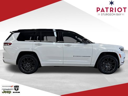 New 2025 Jeep Grand Cherokee L Summit w/ Advanced Protech Group IV image 3