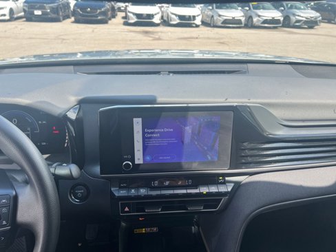 Used 2025 Toyota Camry LE image 18
