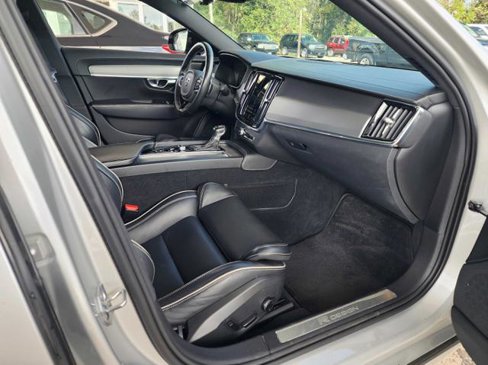 Used 2020 Volvo S90 T6 R-Design image 16