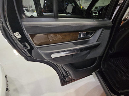 Used 2013 Land Rover Range Rover Sport HSE LUX image 38